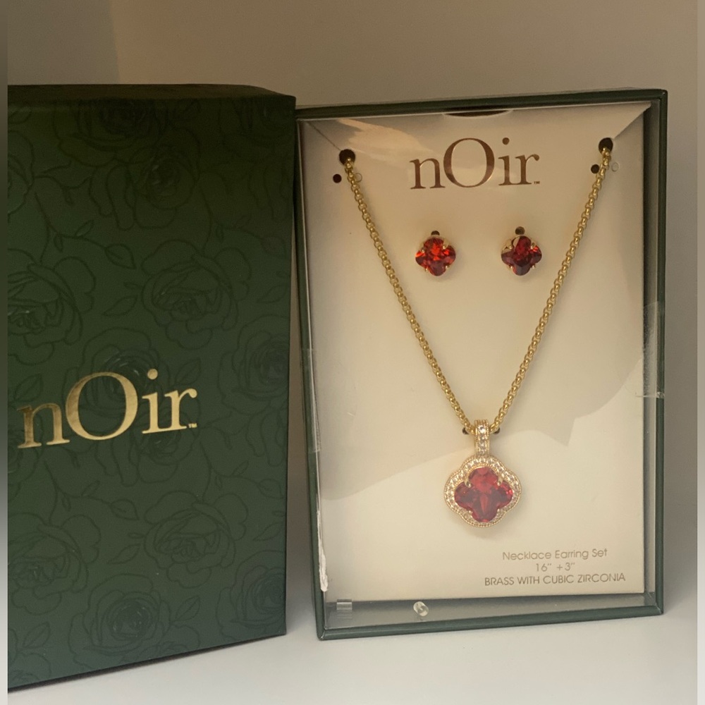 nOir Jewelry Set – Necklace & Earrings | New in Box - Picture 6 of 6